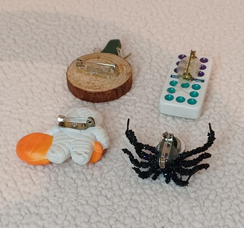 Menge 4 Halloween Herbst Herbst Pinback Buttons Pins Broschen für Shirts klein - Bild 7 von 21