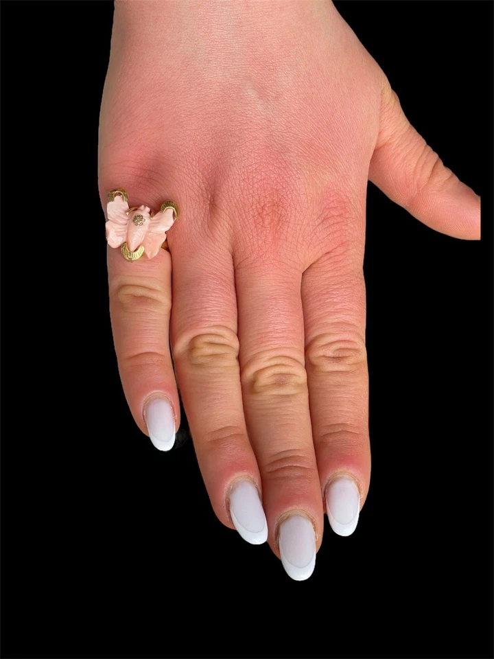 Anello Artigianale in Argento 925 Placcato Oro con farfalla in Corallo Rosa - Immagine 2 di 4