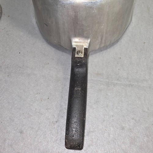 Vtg Wagner Ware MAGNALITE  3-quart Saucepan #4683-M w/Pour Lid - Picture 5 of 11