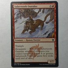 Sabertooth Outrider Dragons of Tarkir Regular