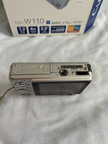 Sony Cyber Shot DSC-W110 7.2MP Carl Zeiss Lens Full HD Digital Compact Camera - Picture 5 of 10