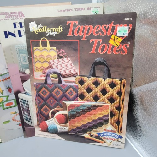 Vintage Plastic Canvas Pattern Book Lot Tissue Box Kitchen Basket Tote 80s Craft - Picture 3 of 13