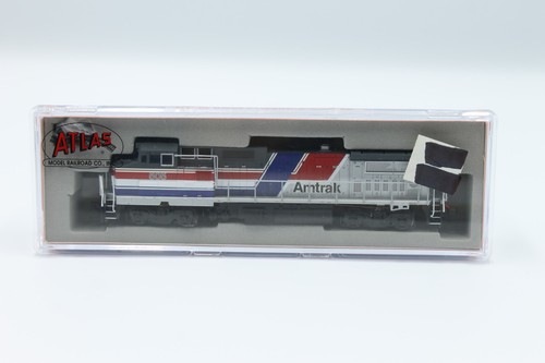 Atlas 48881 N Scale Dash 8-32BWH Diesel Locomotive Amtrak Pepsi Can #505 DCC - Picture 7 of 9