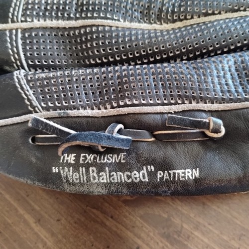 Louisville Slugger Pro RHT Glove 125 Series Made in Japan G125-2LL Black Leather - Picture 3 of 13