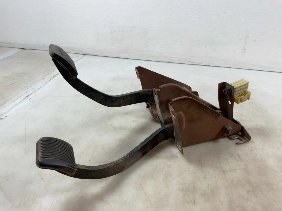 Jeep TJ Wrangler OEM freno y embrague pedal transmisión manual 1997-2002 043546 Foto 3 de 4