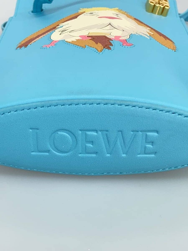 Auténtico bolso de hombro LOEWE Studio Ghibli Howl’s Moving Castle Heen Dice azul - Imagen 5 de 7