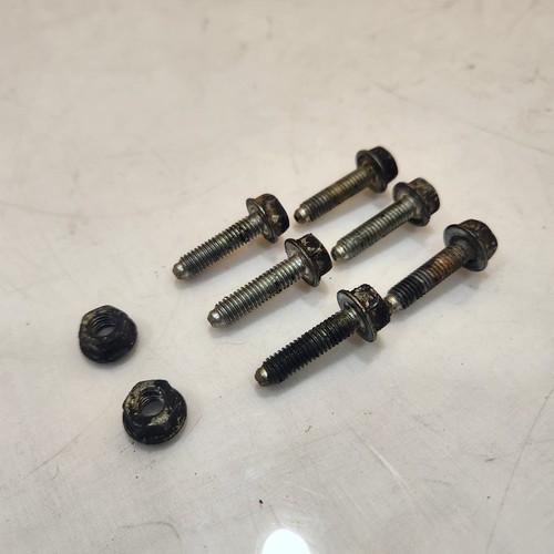 2006-2010 Chevy GMC 2500 3500 6.6 LBZ LMM Duramax Y-bridge Nuts & Bolts Hardware - Bild 2 von 12