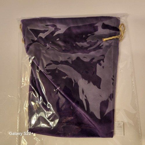Crown Royal Aged 18 Years Velvet Bag Purple Non Smoker - Picture 2 of 2