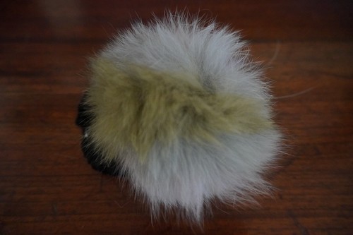 Fun and Furry - Genuine Tanuki Fur Hair Scrunchie PomPoms - Picture 11 of 12