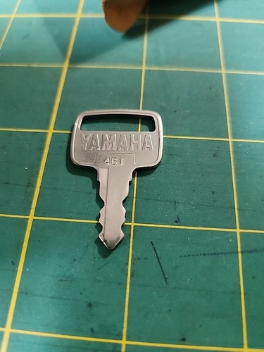 1 New Old Stock Genuine OEM Yamaha Marine Key #461 - Picture 1 of 2