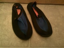 Men's Size 11/12  Water Shoe