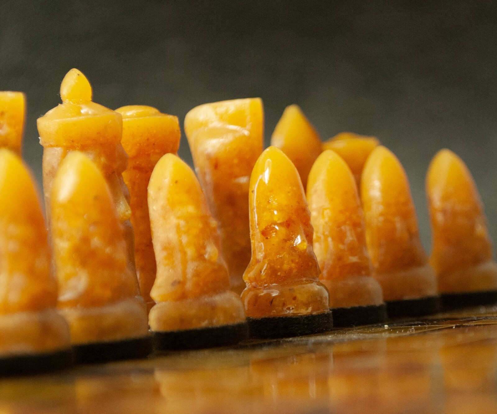 Gothic Chess set  - Baltic Amber 455 gr - Wholesale
