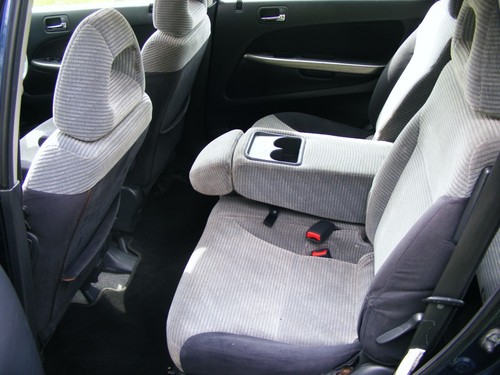 WOW!! A VERY RARE 2002 HONDA STREAM 2.0 i-VTEC SE SPORT 7 SEATER MPV PETROL AUTO - Picture 20 of 24
