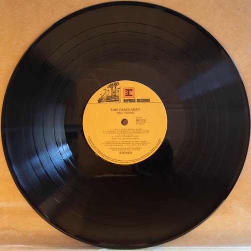 NEIL YOUNG - TIME FADES AWAY - LP de vinilo - Reprise - 1973 - En muy buen estado publicación gratuita (2638) - Imagen 2 de 5