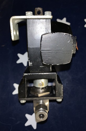Swagelok SS-43S4 1/4"" Rohr - weißes Modell 131DA 1/8"" MNPT 90 Ventil 200 psi - Bild 4 von 8