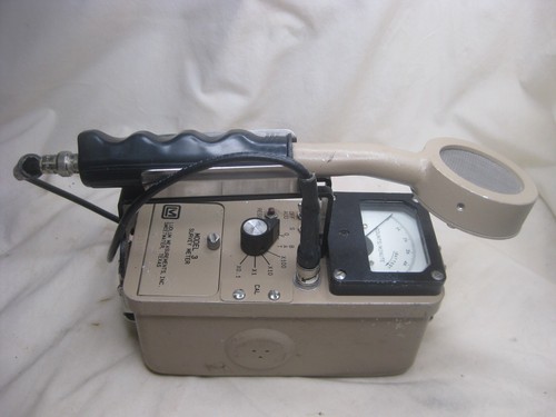 pre-owned MODEL 3 SURVEY METER LUDLUM MEASUREMENTS unit w/ detector probe - Picture 3 of 12
