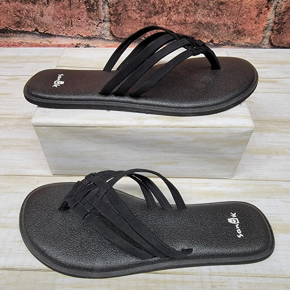 SANUK Salty Yoga Thong Flip Flop Sandals Women's Size 6 M Black