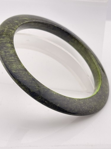 Vintage Green Plastic Bangle Bracelet Skinny Spinach Green Color - Picture 10 of 15
