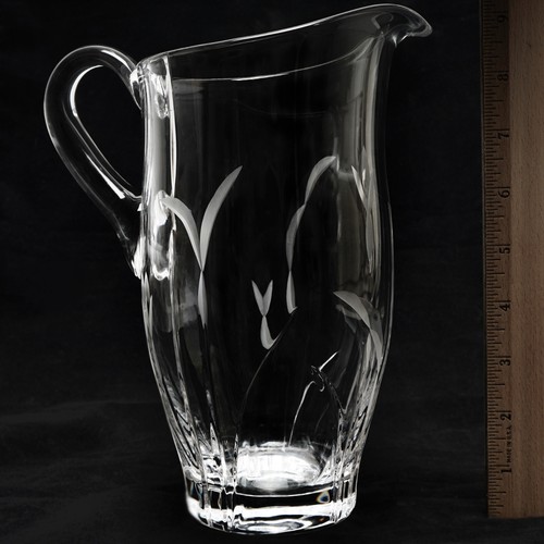 Mikasa Hand Blown Calla Lily Etched Cut Crystal Pitcher 9 Inches Tall 46 Oz - Picture 3 of 5