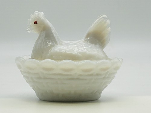 De colección WESTMORELAND Blanco Leche Vidrio Gallina en Nido Rojo en Cabeza 3”x3.5”x2.5” - Imagen 7 de 11