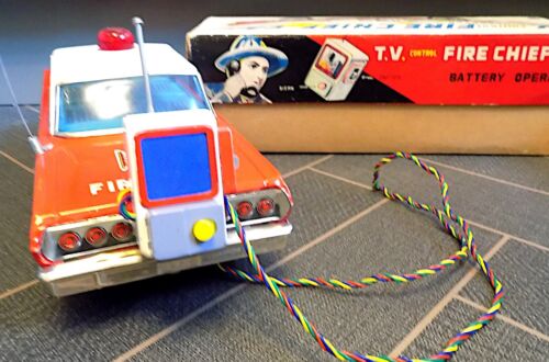 Vintage Rare Tin Battery Operated TV Control Fire Chief Car, Okuma Mnfg, Japan - Picture 4 of 13