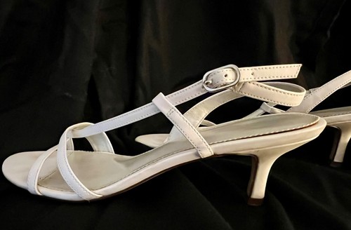 Sandalias blancas redondas con correa en el tobillo y tacón de aguja alto para mujer boda fiesta - Imagen 4 de 9