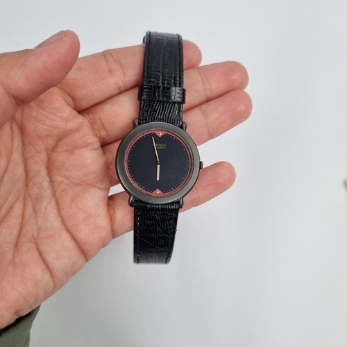 Seiko Unisex Watch 30mm Diameter Black Genuine Leather Band Japan 591012 - Picture 7 of 7