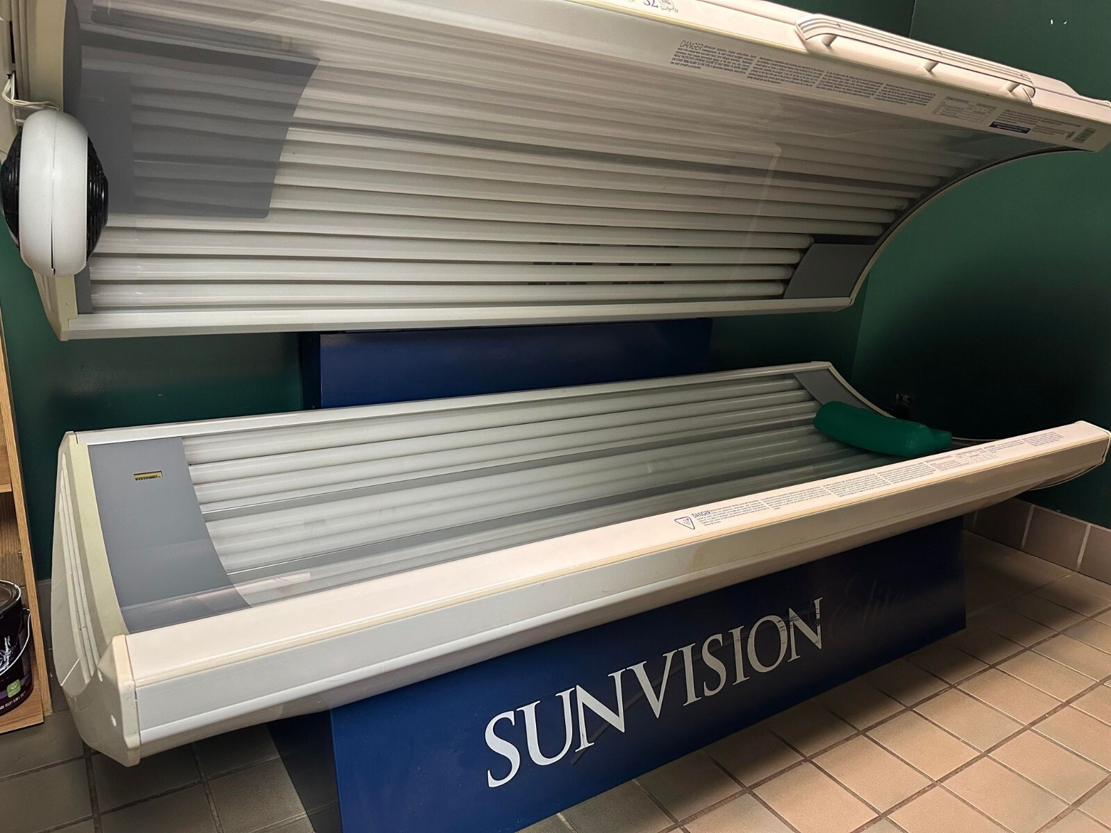Wolff Tanning Sunvision Elite 32 Commercial Tanning Bed (X2) 2 Beds eBay