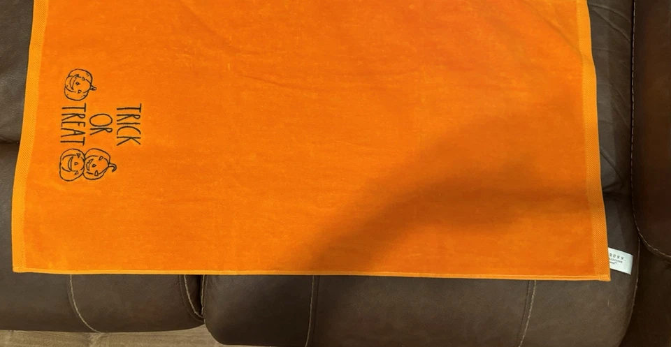 New Rae Dunn TRICK OR TREAT. Hand Towel, Set of 2, 16x30" - Image 4 of 4