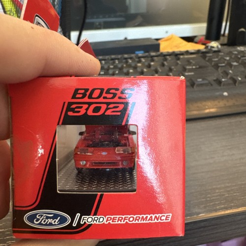 1/64 M2 HOLLEY 1987 FORD MUSTANG GT 5.0 RED AND BLACK - Picture 6 of 9
