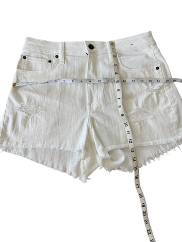Abercrombie & Fitch The Mom Short High Rise White Denim Curve Love Size 30 / 10 - Picture 3 of 5