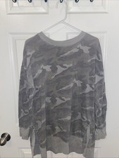 Old Navy Grey Crew Neck Sweatshirt - Medium
