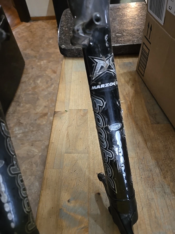 Horquilla de suspensión Marzocchi Bomber Z.2 2001 26 pulgadas con puente de magnesio Foto 3 de 4