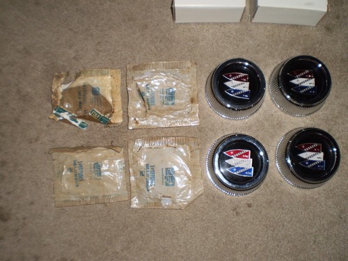 NEW CENTER CAPS WITH NOS INSERTS 68-70 BUICK GS SKYLARK SPECIAL - Picture 2 of 9