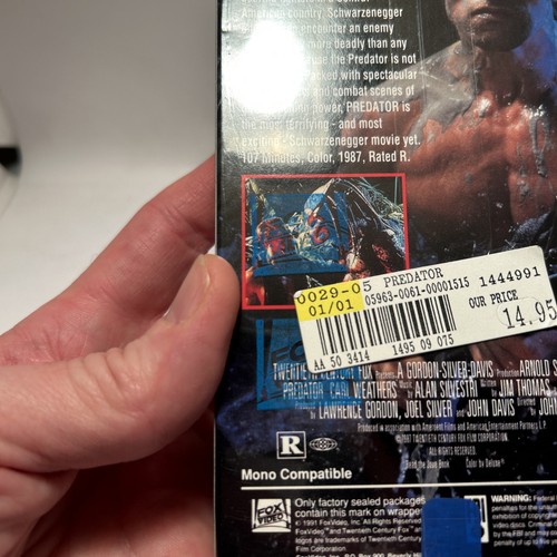 Predator (VHS, 1991 Release) NEU FABRIKVERSIEGELT Schwarzenegger schneller Versand! - Bild 12 von 14