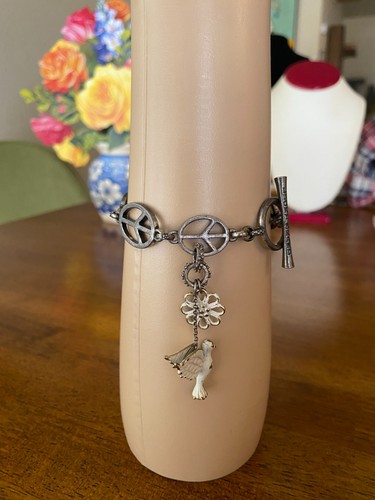 Lucky Brand Peace Bracelet Flying Dove & Flower Charm Dangles 7.5" Long - Picture 2 of 12