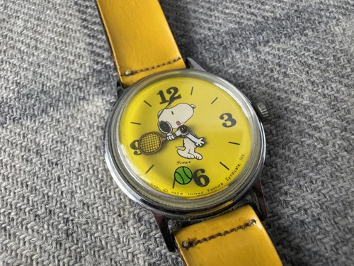1970s Timex Snoopy Tennis Yellow MYSTERY BALL Mechanical Watch - Vintage working