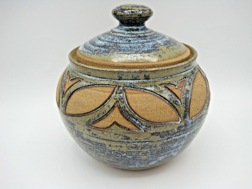 CLAY PITS POTTERY, EWENNY,LIDDED BOWL. DATE: c.2010 - Picture 4 of 11