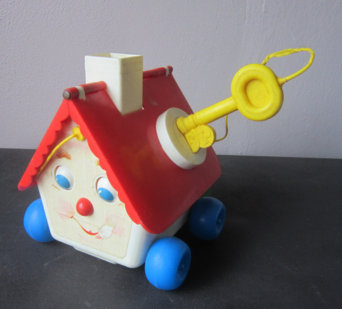Vintage 1967 Fisher Price Toys GOLDILOCKS AND THE THREE BEARS HOUSE PULL TOY Key