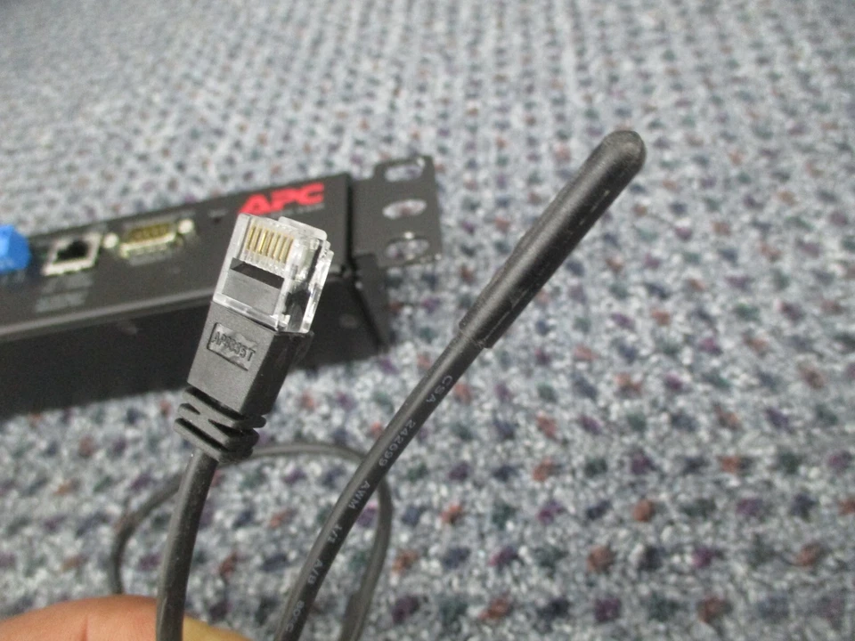 APC NBRK0200 NetBotz  Environmental Rack Monitor 200 - Image 4 of 4