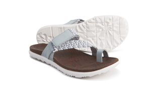 merrell sandals with toe loop