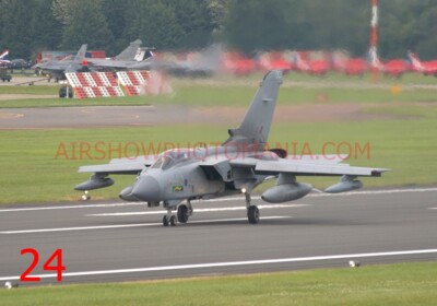 1 X PANAVIA TORNADO GR4 RAF PHOTOGRAPH 2