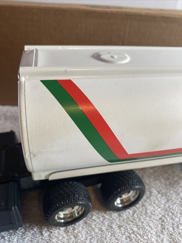 ERTL Castrol Motor Oil Chevy Titan Truck And Tanker Trailer #3176 - Picture 10 of 23