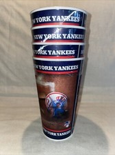 BRAND NEW Lot Of (4) New York Yankees MLB Holographic Plastic Tumblers Cups