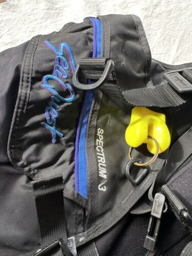 SEAQUEST Spectrum 3 (USA) Scuba Diving Medium BCD Vest Buoyancy Compensator. - Picture 2 of 7