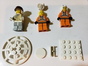 Lego Holiday & Event Christmas 3300020-1 Christmas Tree Scene