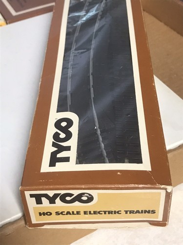 Tyco Silver Streak 7322 Electric HO Train Set W/ Nite Glow In Box 1977 WOW ! - Picture 10 of 24