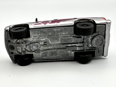 JOHNNY LIGHTNING AMERICAN BLUE 1997 CHEVY TAHOE, SILVER, 1