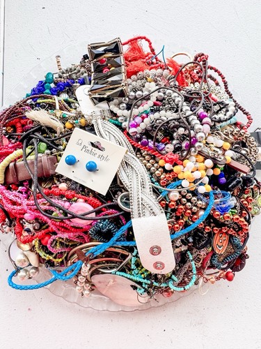 5 Pounds Bag Jewelry Vintage To Modern Craft Lot Tangled #30 - Picture 2 of 11