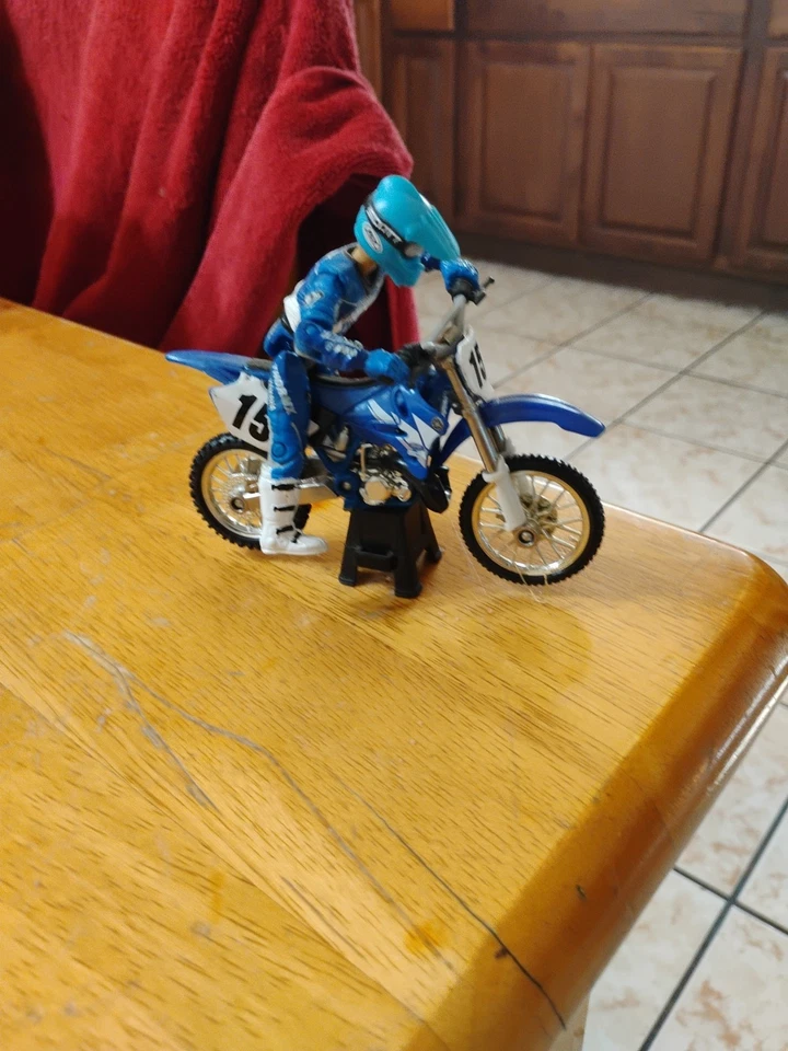 Hot Wheels Moto X Yamaha Lot - Image 4 of 4